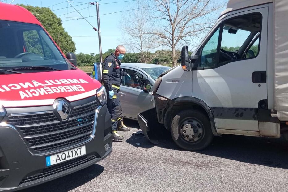 Acidente fere quatro pessoas em Santarém 