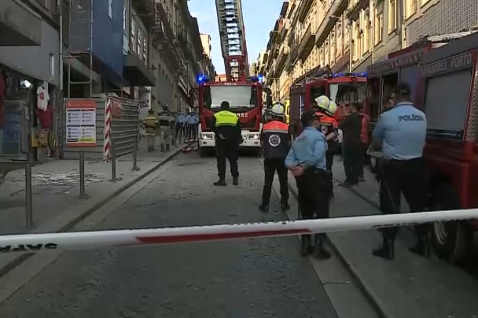Derrocada causa um ferido na Baixa do Porto 