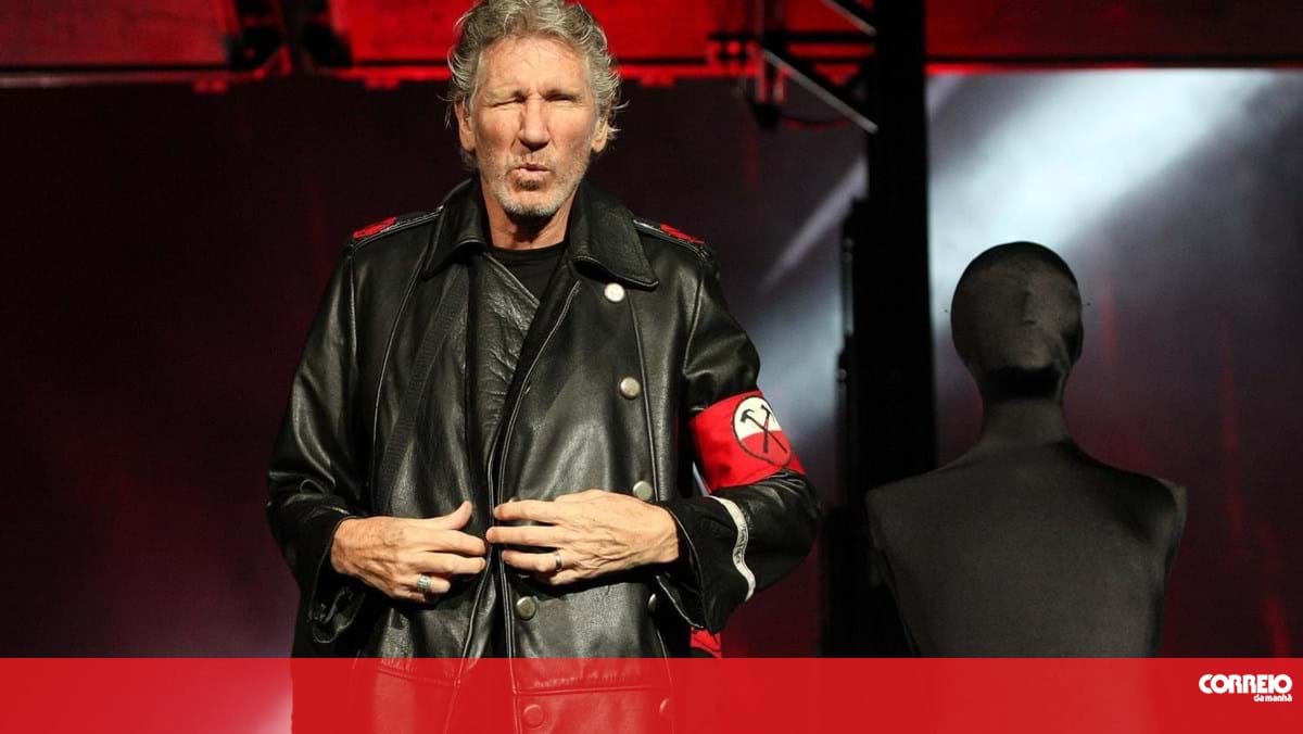 Sänger Roger Waters steht in Deutschland vor Gericht, weil er bei Konzerten Nazi-Gewand getragen hat