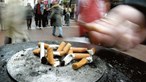 Mudança na lei do tabaco 'não é uma política contra quem fuma' garante Manuel Pizarro