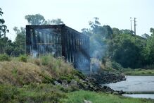 Incêndio na ponte da Herdade do Zambujal na Marateca