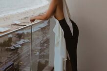 Apresentadora está no Brasil