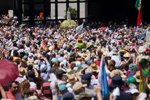 As imagens de Fátima repleta de fiéis na Procissão do Adeus a Nossa Senhora