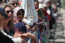 As imagens de Fátima repleta de fiéis na Procissão do Adeus a Nossa Senhora