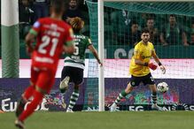 Paulinho a guarda-redes