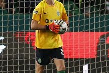 Paulinho a guarda-redes