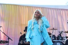 Bárbara Bandeira subiu ao palco para cantar cinco temas