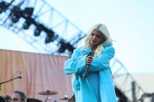 Bárbara Bandeira subiu ao palco para cantar cinco temas