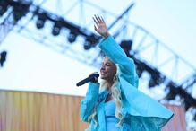 Bárbara Bandeira subiu ao palco para cantar cinco temas
