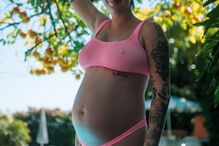 Ireland Baldwin deu à luz a primeira filha 