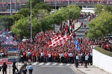 Adeptos do benfica no jogo da última jornada frente ao Santa Clara