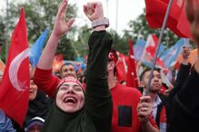 Apoiantes de Erdogan nas ruas de Istambul