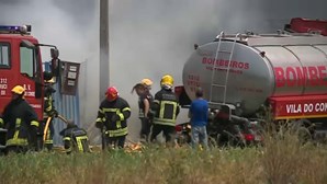 Incêndio consome fábrica de frigoríficos em Vila do Conde 
