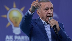 Erdogan favorito na segunda volta das eleições na Turquia 
