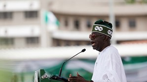 Bola Tinubu empossado como Presidente da Nigéria