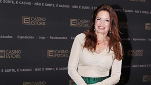 Bárbara Guimarães vive momentos de felicidade com piloto no Estoril