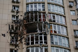 Destruição após ataque de drone na região de Kiev
