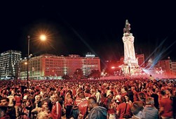 A estátua do Marquês voltou a ser testemunha de mais uma festa do futebol