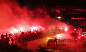 Autocarro do Benfica sai da Luz rumo ao Marquês