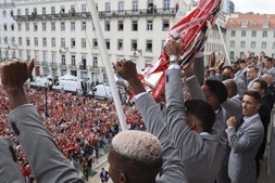 Cerimónia do 38.º título do Benfica na CML