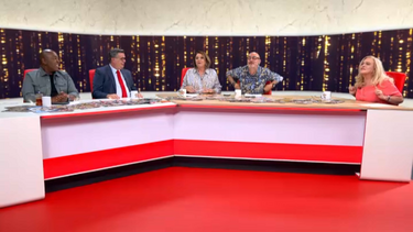 Comentadores e apresentadores do ‘Noite das Estrelas’ divertem-se com a ‘dança do Peru’