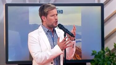 Élvio Santiago apresenta ‘Amar a pessoa errada’ 