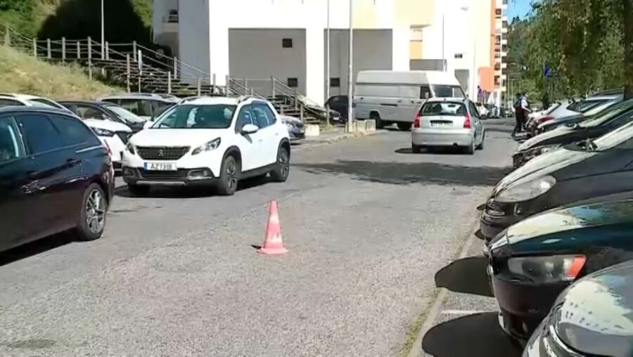 Jovem de 23 anos baleado nas pernas no Cacém