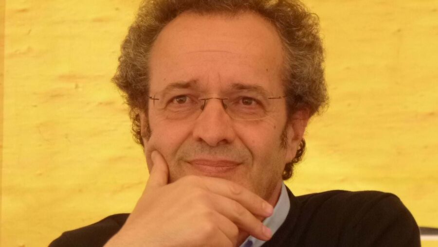 Escritor e poeta Luís Carmelo morre aos 68 anos