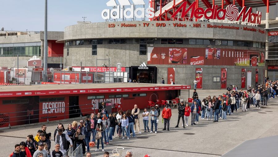 Loucura encarnada para comprar os bilhetes do título