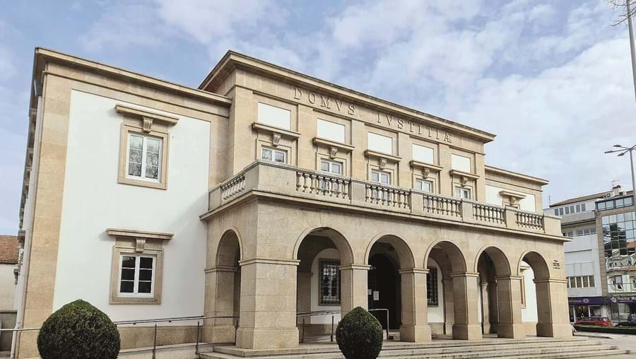Tribunal de Bragança ia receber a primeira audiência do julgamento, mas a greve dos funcionário judiciais adiou tudo