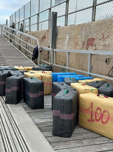 Embarcação com mais de quatro toneladas de haxixe apreendida em Tavira