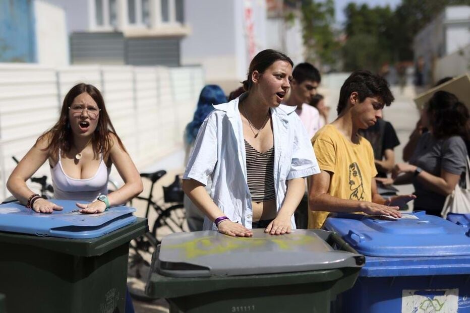 Ativistas pelo clima iniciam nova ocupação no Liceu Camões em Lisboa