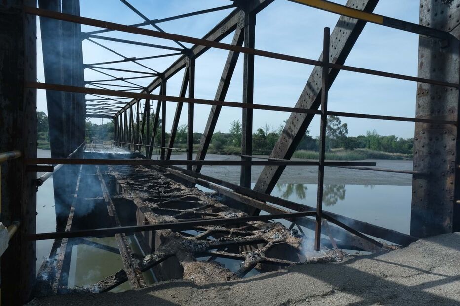 Incêndio na ponte da Herdade do Zambujal na Marateca