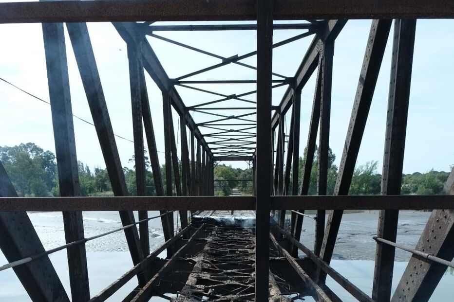 Incêndio na ponte da Herdade do Zambujal na Marateca