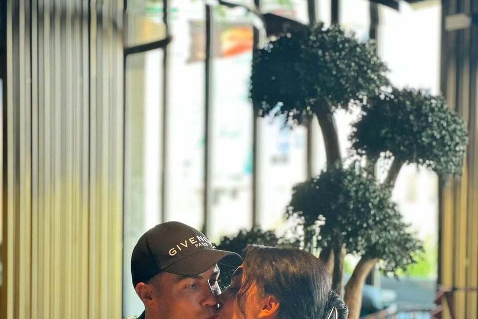 Cristiano Ronaldo e Georgina Rodríguez brindam ao amor 