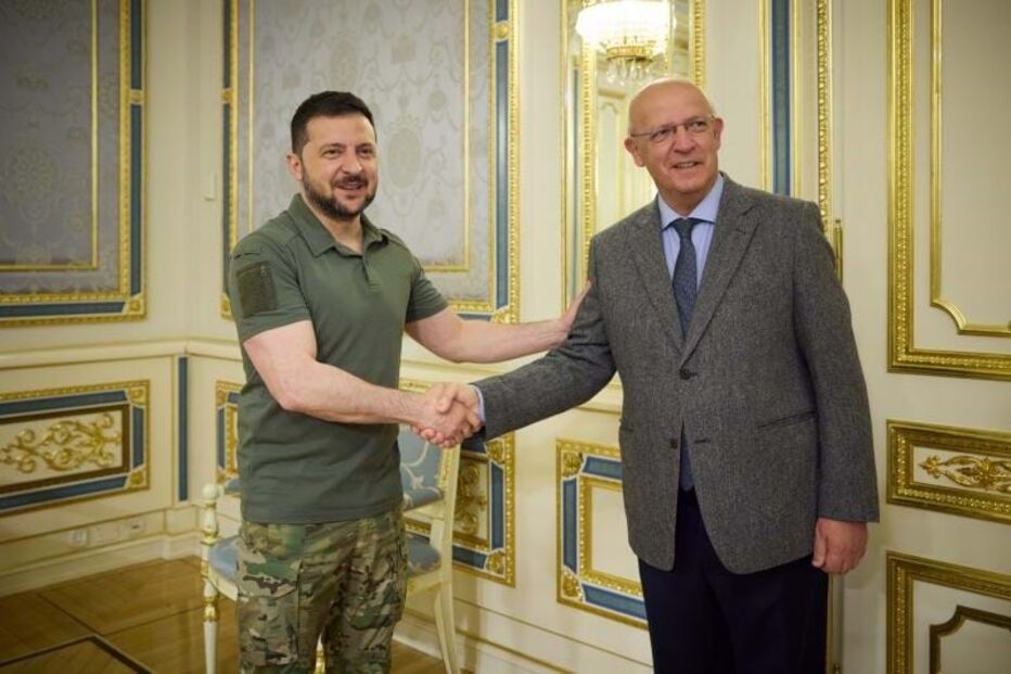 Santos Silva esteve reunido com Zelensky em Kiev