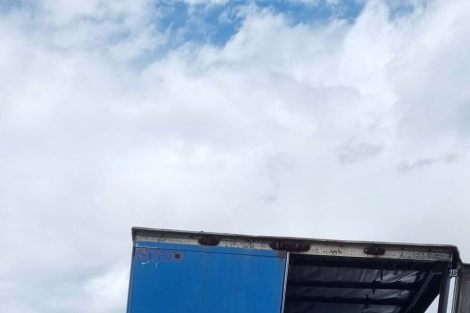 Reboque de camião incendeia-se na A17