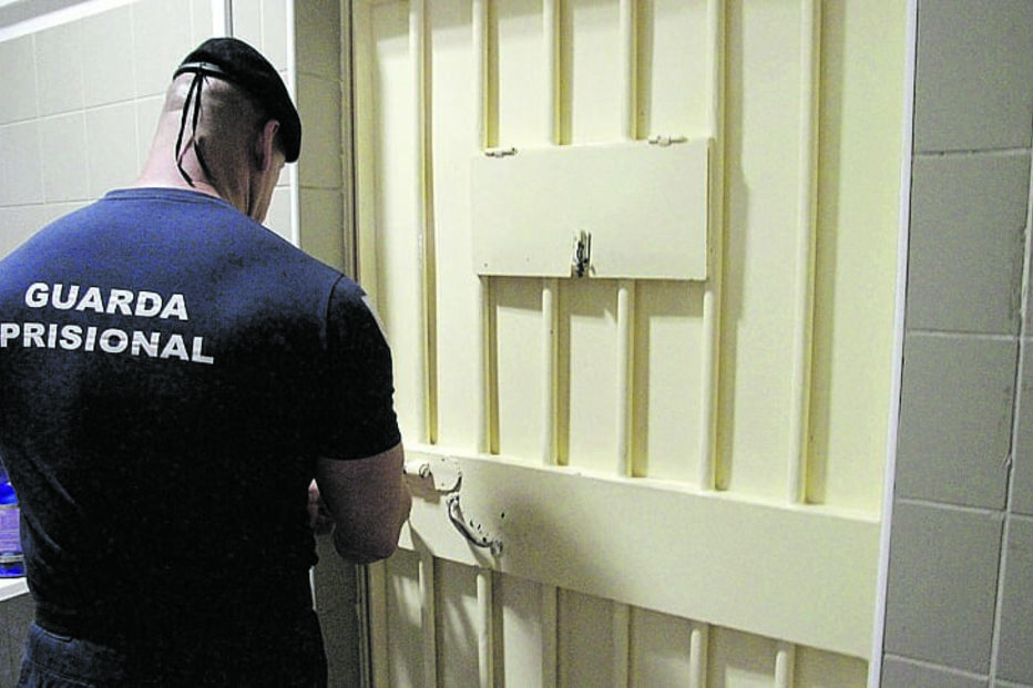 Guarda prisional xxx