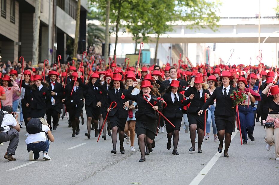 Estudantes voltam a fazer a festa nas ruas da Invicta
