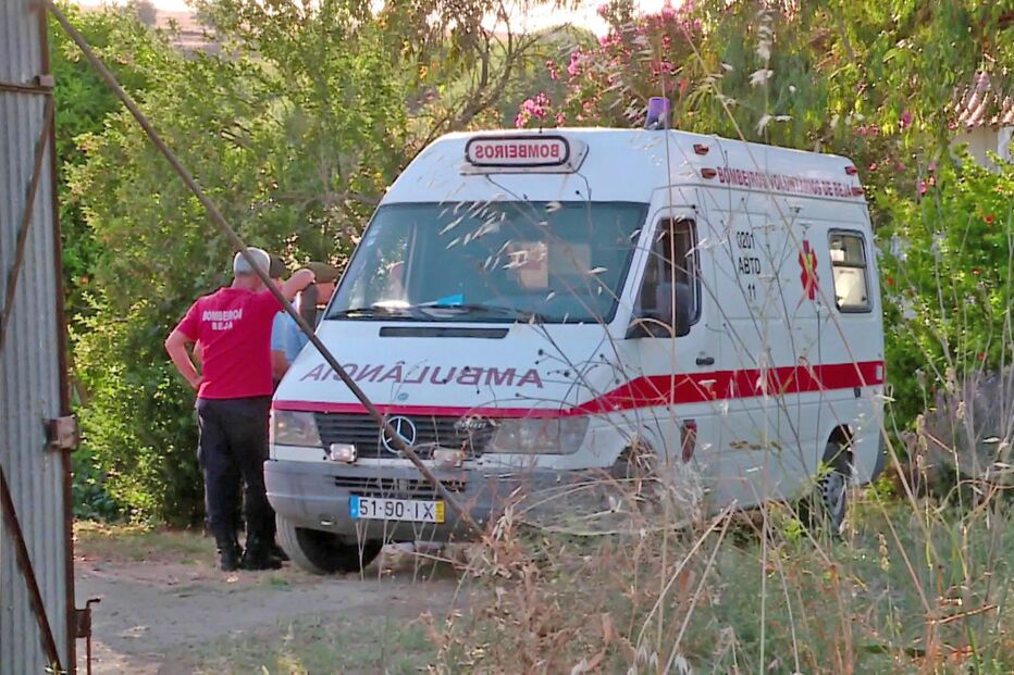Beja, bombeiros, casal morto 