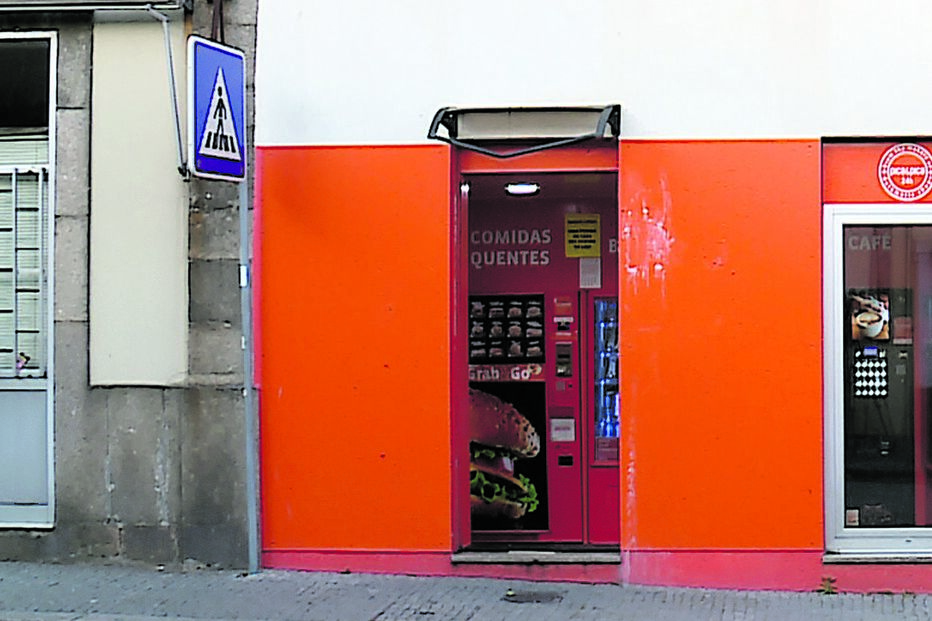 Brinquedos sexuais vendidos em máquinas perto de escola em Vila Nova de Gaia