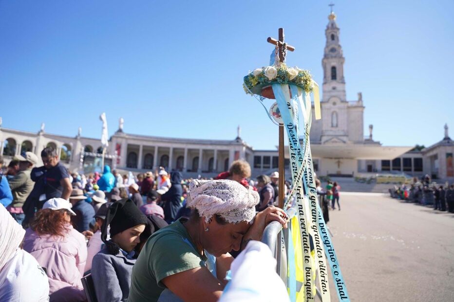 As imagens de Fátima repleta de fiéis na Procissão do Adeus a Nossa Senhora