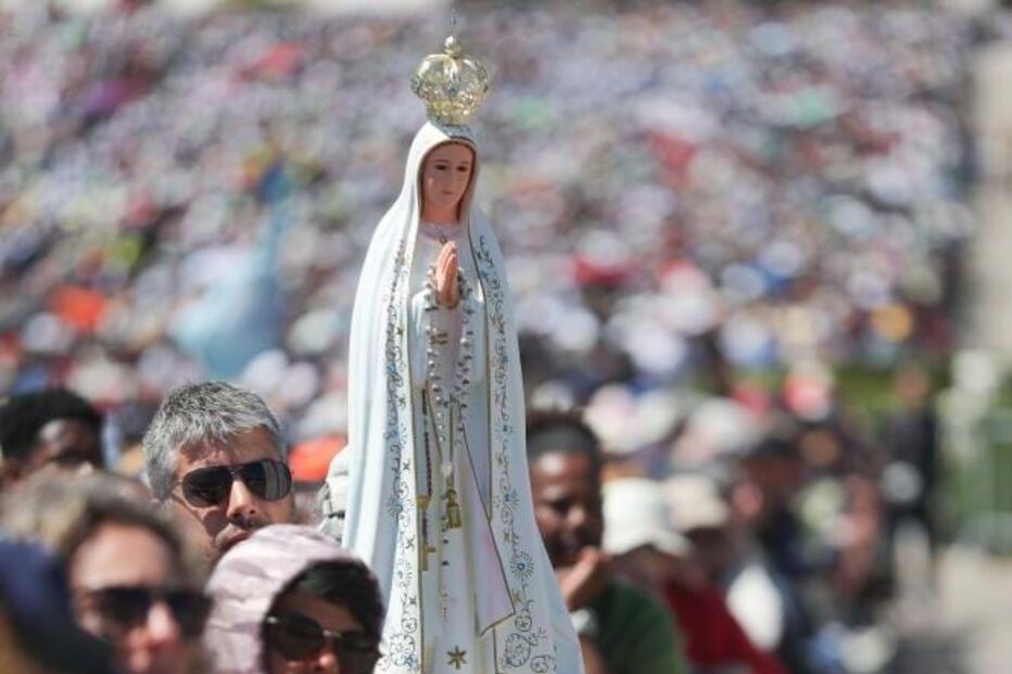 As imagens de Fátima repleta de fiéis na Procissão do Adeus a Nossa Senhora