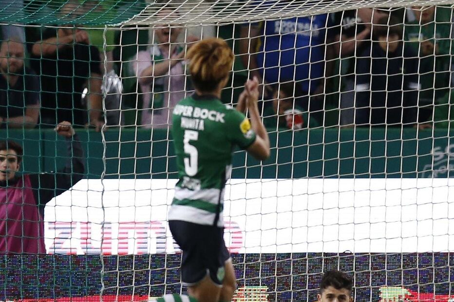 Paulinho a guarda-redes