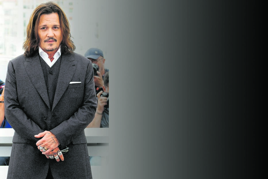 Johnny Depp mostrou-se emocionado com a ovação