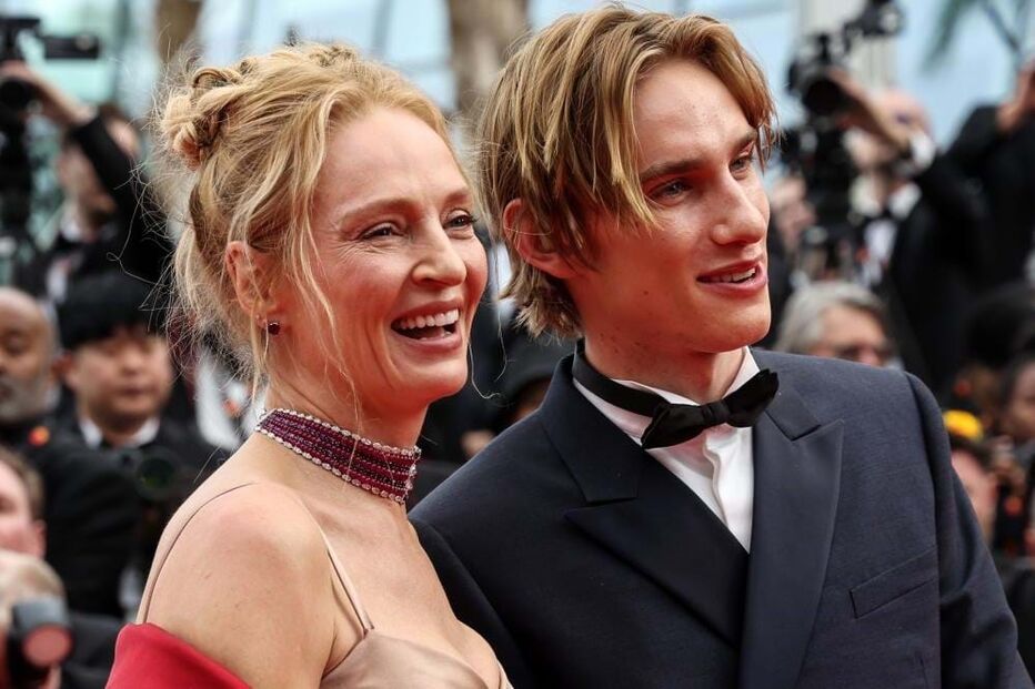 A atriz na companhia do filho, Levon