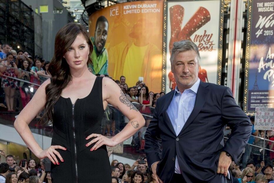 Alec Baldwin com a filha, Ireland 