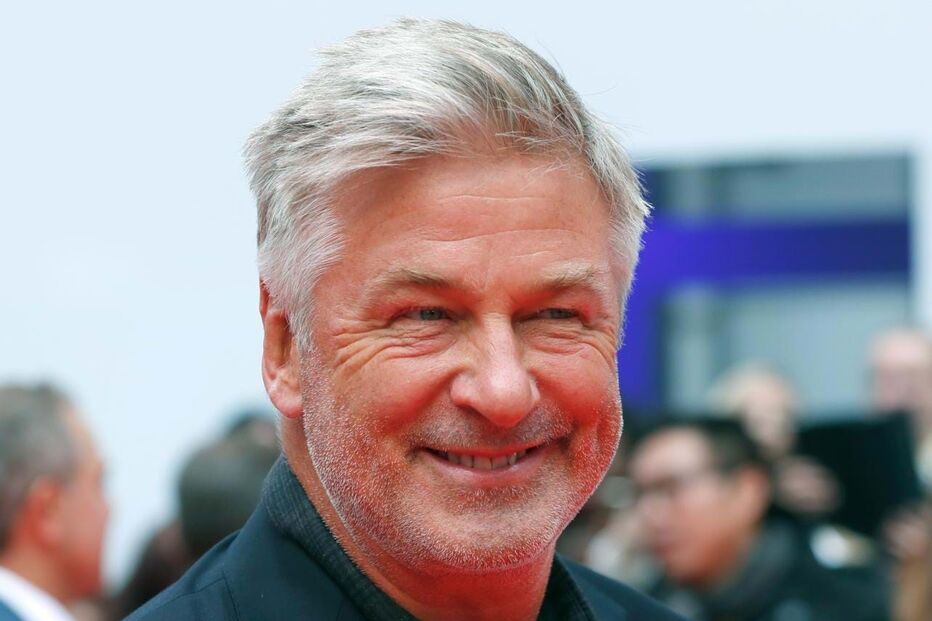Alec Baldwin foi avô pela primeira vez