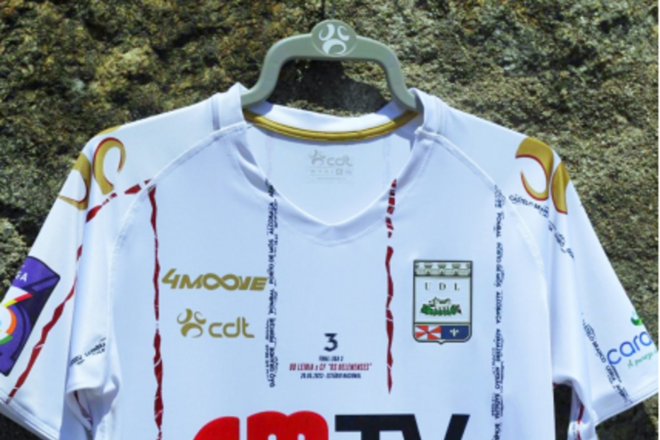 Camisola do União de Leiria com a 