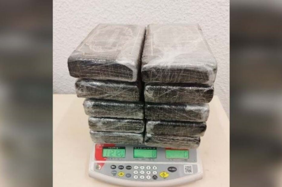 Droga apreendida pela AT